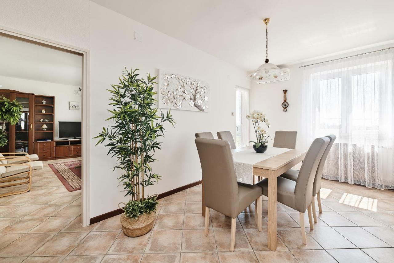 Apartment Ana Бртонигла Экстерьер фото
